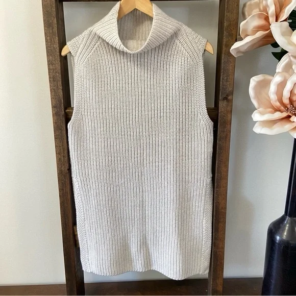 Like new Wilfred Durandal sweater sz M - Picture 2 of 3